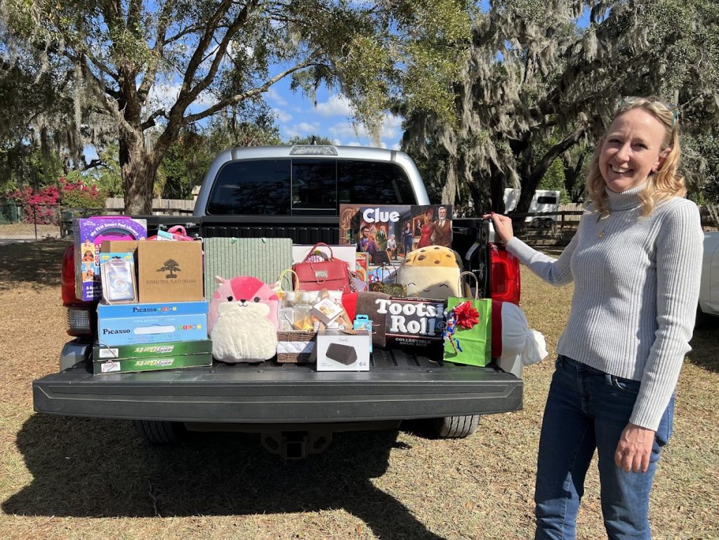 CLC Academy Students Sponsor Foster Kids for the Holidays!